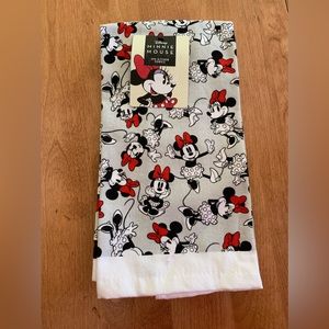Minnie Mouse Pair of Dish Towels BNWT